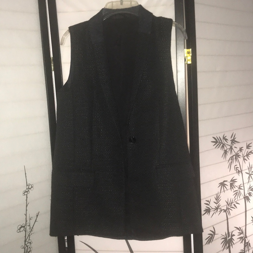 A | X VEST - Picture 2 of 8